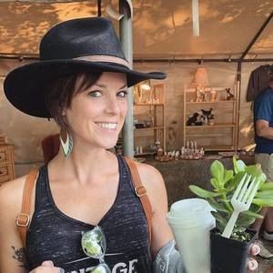 Meet your Posher, Lacey